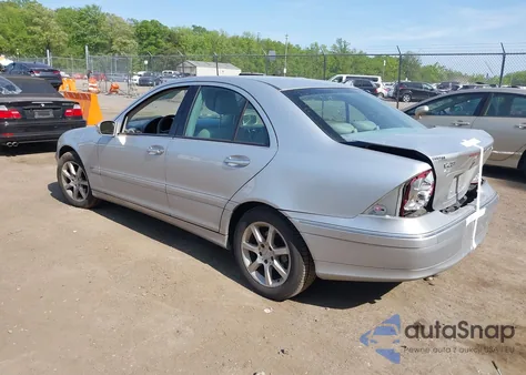 2007 Mercedes-Benz C 280 Luxury 4Matic z USA, uszkodzony, nr VIN WDBRF92H57F889820